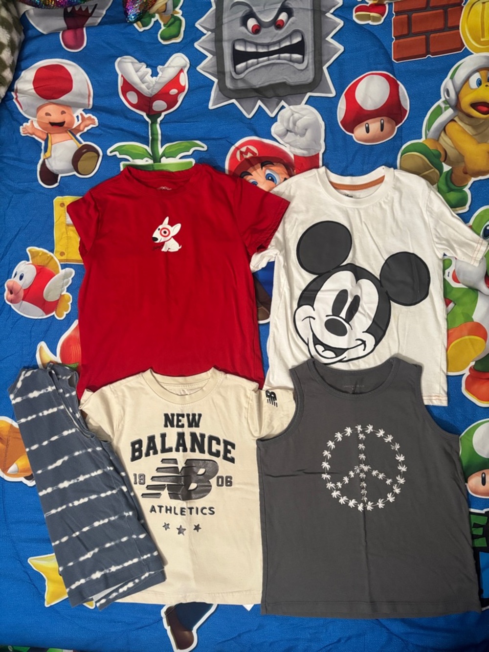 3/$25 Boy's Graphic Tee Lot size 6-7
